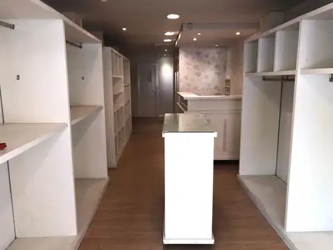 Local en Venta 40 años