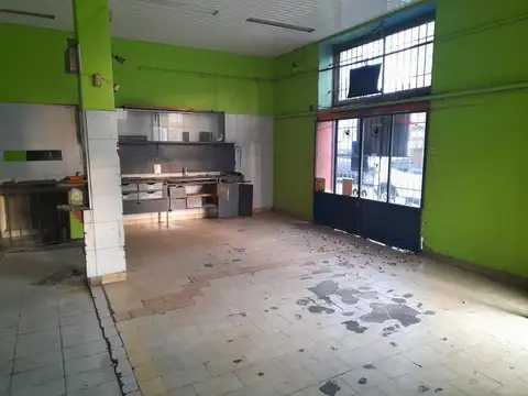 Local Comercial con Sótano en Esquina