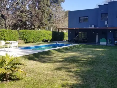 VENTA CASA PILAR BARRIO SEMICERRADO SIN EXPENSAS