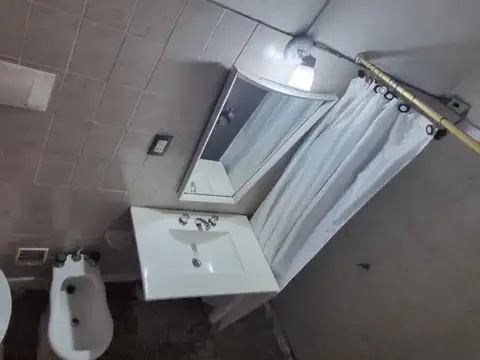 Depto Tipo Casa 2 ambientes con 1 baño