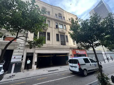 VENTA OFICINA EN MICROCENRO