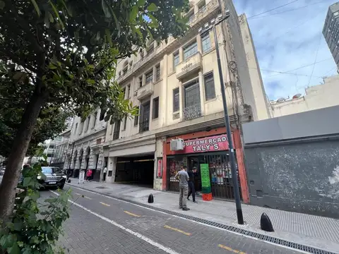 VENTA OFICINA EN MICROCENRO