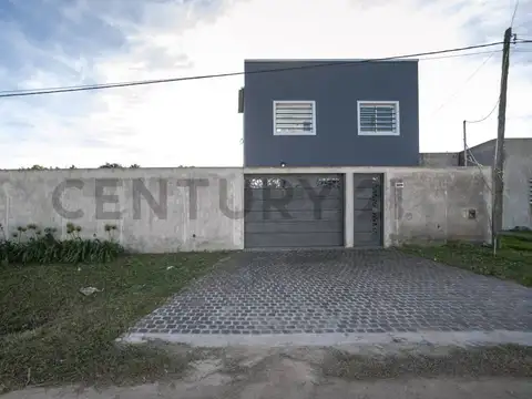 CASA EN VENTA EN ARANA
