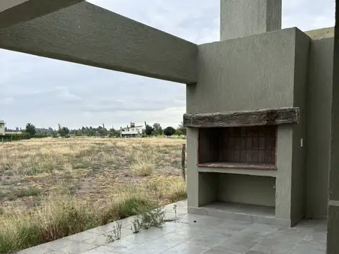 Casa 2 ambientes con 1 baño