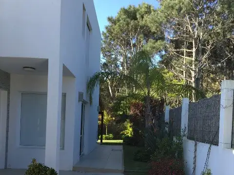 Casa en Alquiler Temporal en La Barra, USD 0