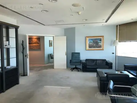 Alquiler de oficina de 500m2 en Plaza Roma