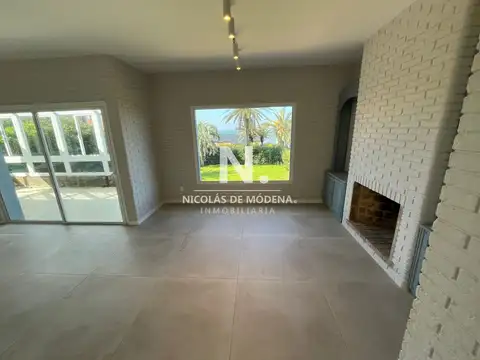 Chalet en Península en venta, de 4 dormitorios.