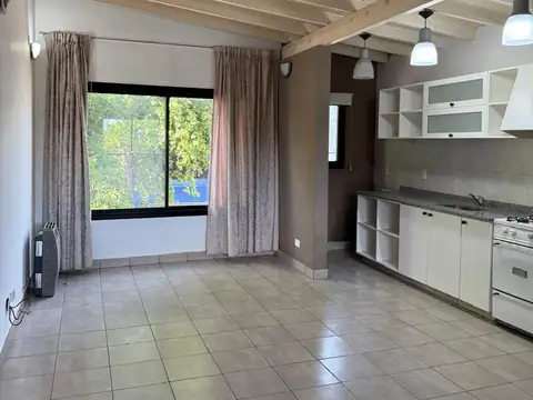 Depto Tipo Casa en Alquiler de 3 ambientes