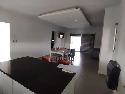 Casa de 3 dormitorios con piscina