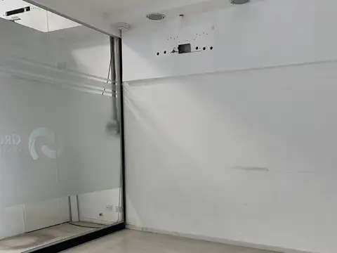 Importante local de 650mts2 con la mejor ubicacion en pleno Centro