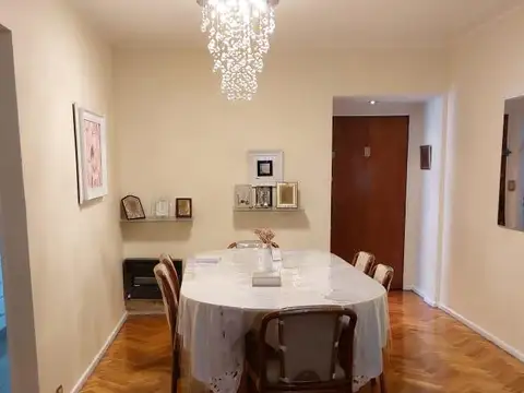 Av Pueyrredon al 900