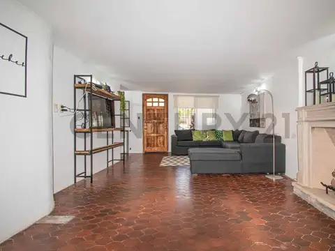 Casa 6 ambientes con 3 baños