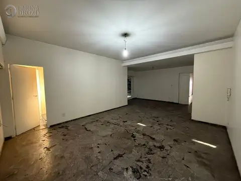 Oficina en Venta con 1 cochera