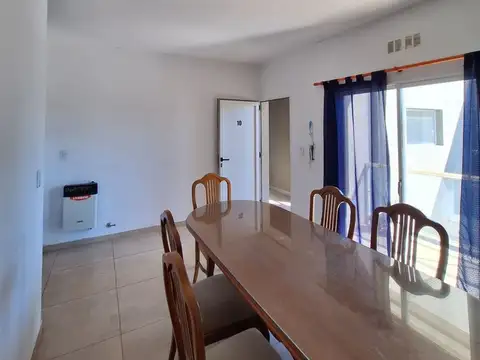 Venta Departamento de 1 dormitorio con cochera.-