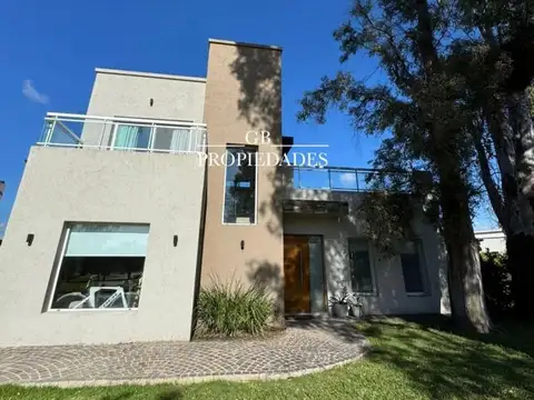 Venta de Casa 4 AMBIENTES en Santa Elena, Pilar