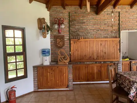 Casa 5 ambientes con 2 baños