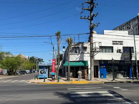 Av. Angel T. De Alvear