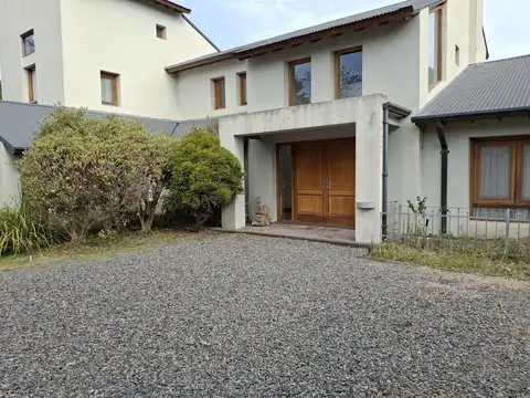 MAYOR IRUSTA al 2900   BARRIO LOS BERROS I