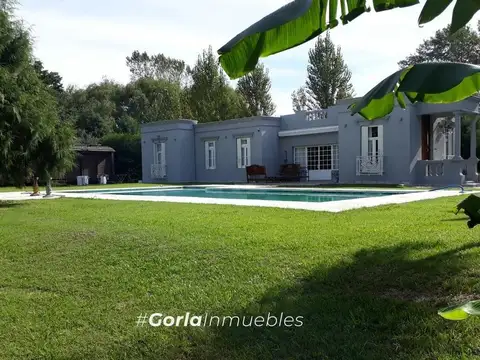 CASA  QUINTA 3 DORM. 2 BAÑOS - LOTE 170 M2. - PILETA - DECK CON PERGOLA - VAGON TREN - LOBOS