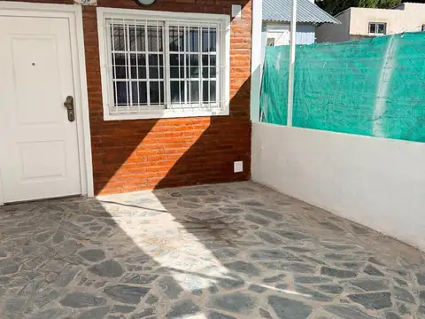 Alquiler duplex 3 ambientes Pellegrini 1 Pilar