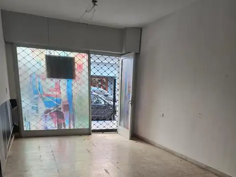 Local en venta en Olivos con baño