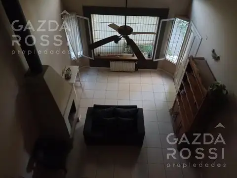 Casa en Venta con 2 cocheras