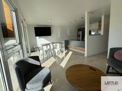 Casa 3 ambientes con 2 baños