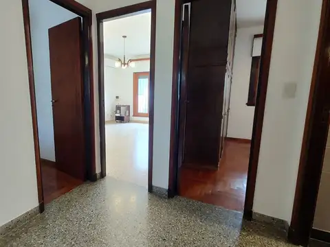 Casa en Alquiler con 1 cochera