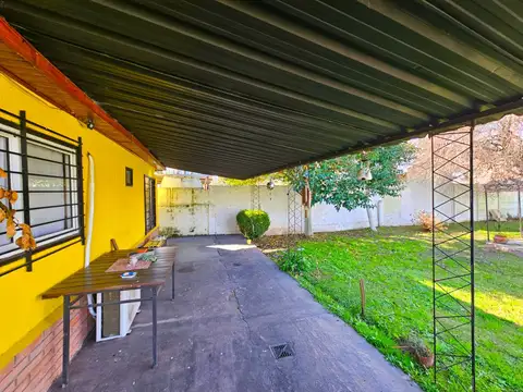 Casa 4 ambientes con 1 baño