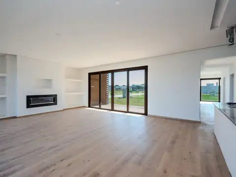 Casa en Venta en Countries y Barrios Cerrados en Ezeiza, USD 210.000