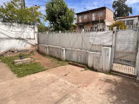 CASA EN VENTA 3 AMBIENTES VILLA LUZURIAGA