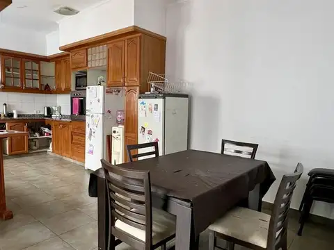 Depto Tipo Casa 3 ambientes con 2 baños