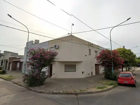 Casa en venta - 2 Dormitorios 2 Baños - 107mts2 - Chivilcoy