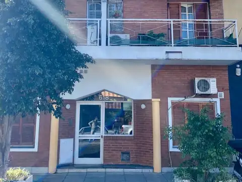 Av. Larrazabal 600, Piso PB