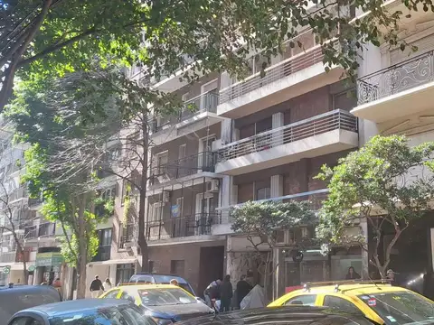 Azcuénaga 1000, Piso Pb