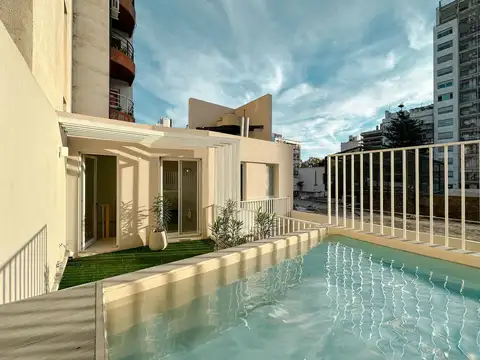 Casa de tres dormitorios con patio y pileta