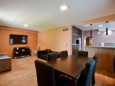 Casa en venta La Plata quincho, jardin y cochera