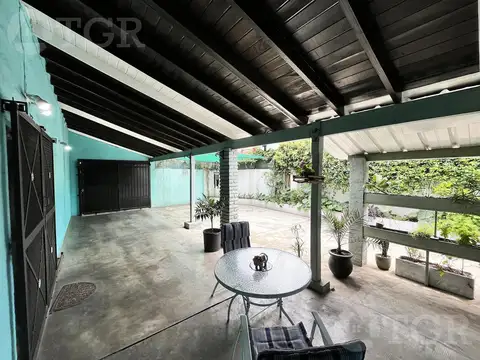 Casa 5 ambientes con 2 baños