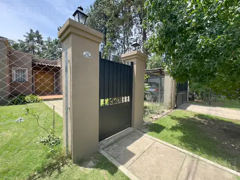 Casa en Venta con 2 cocheras