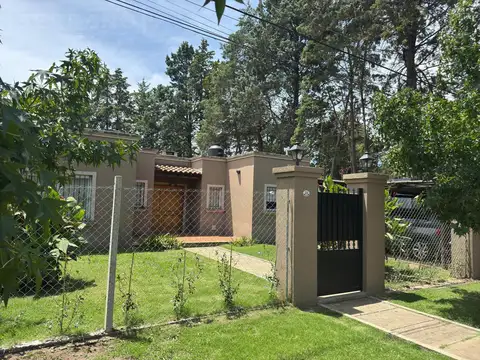 Casa 5 ambientes con 3 baños