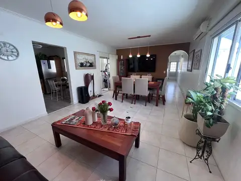 Depto Tipo Casa en Venta de 3 ambientes