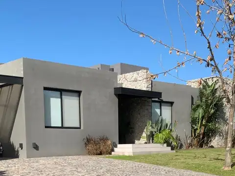 CASA EN VENTA en El Cantón Golf, El Cantón, Escobar