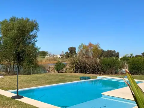 Casa Premium en Venta con Vista al Golf y al Agua, el Cantòn Golf