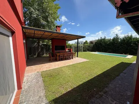 Casa en Venta en Pilar Del Este, USD 260.000