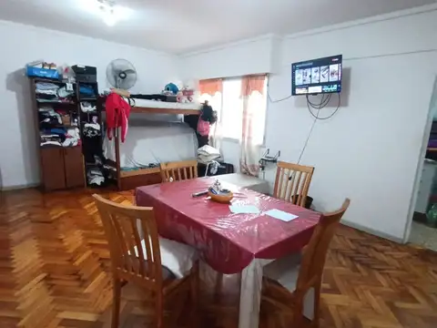 Amplio departamento 3 ambientes, muy luminoso en el piso 13