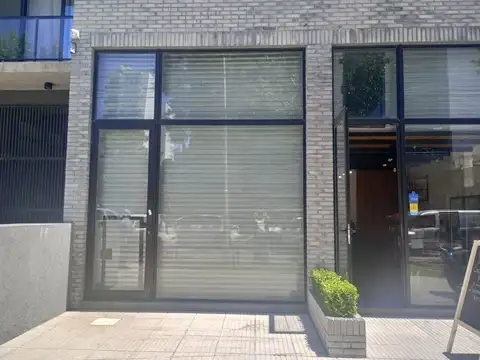 LOCAL EN DOBLE ALTURA