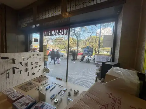 Local en Venta 48 años