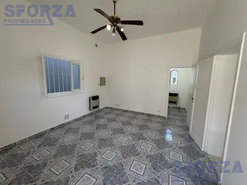 Casa en Alquiler con 10 cocheras