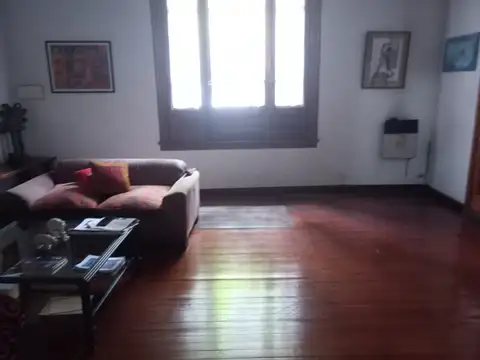 Depto Tipo Casa en Venta en Parque Centenario, USD 205.000