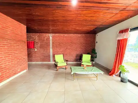 Casa en Venta con 3 cocheras